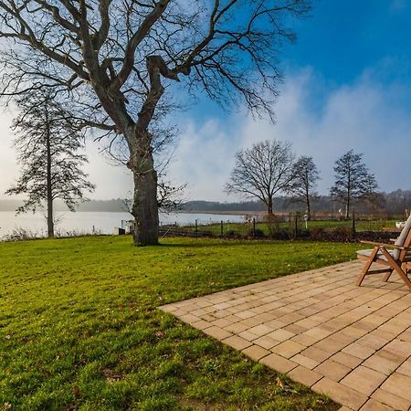 5 Sterne Ferienhaus Direkt Am See Mit Sauna-Kamin-Garten Krakow am See Luaran gambar